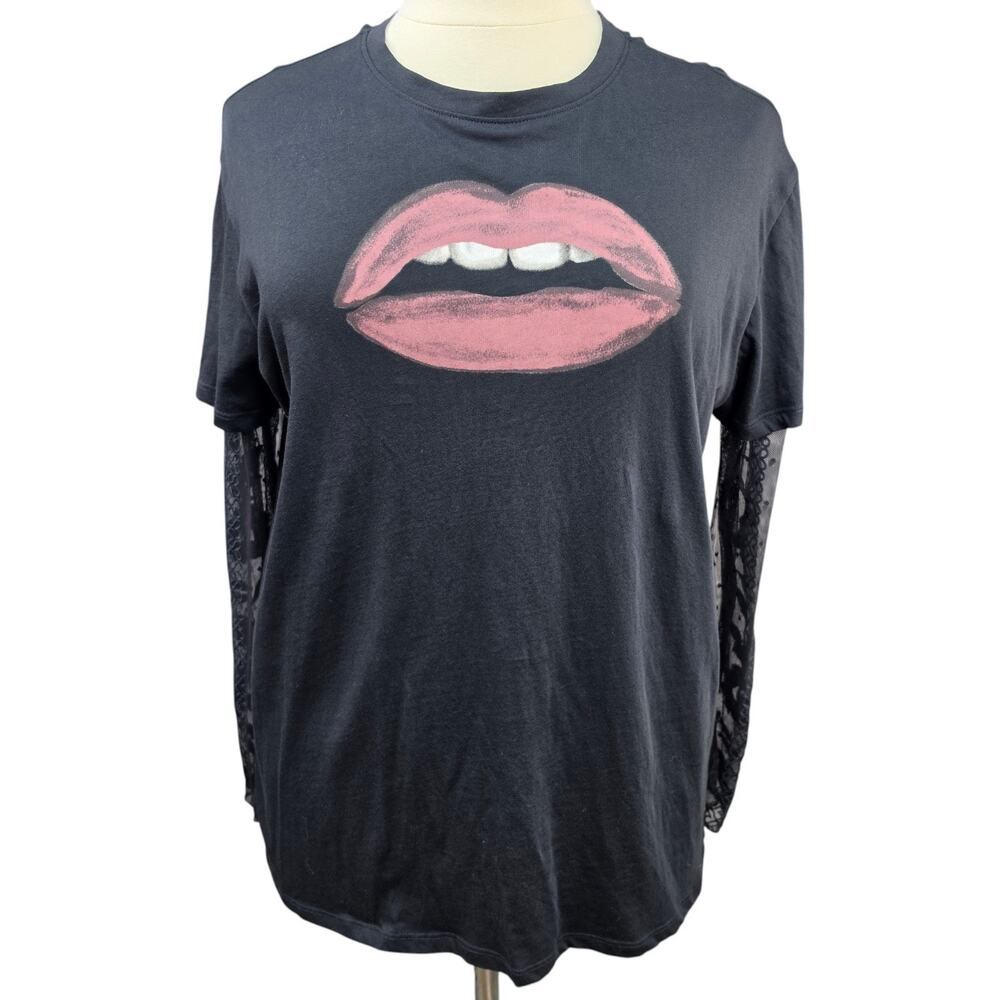 Torrid T Shirt Lace Sleeve Lips 1X Black Alternative Punk Whimsy Goth Emo Grunge